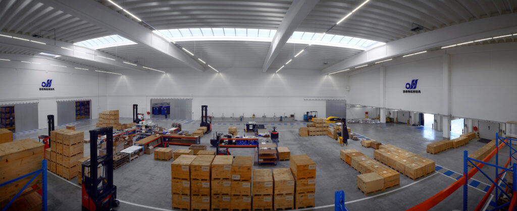 Nieuwbouw bedrijfspand Donghua International in Alkmaar gerealiseerd door Hercuton