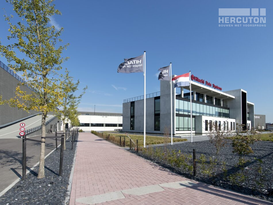 Hercuton realiseerde het state-of-the-art EMEA distributiecentrum met loft kantoor van Hitachi Vantara in Zaltbommel - zijaanzicht