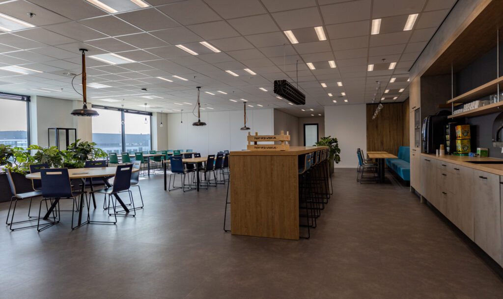 Distripark-Maasvlakte-II-01-scaled